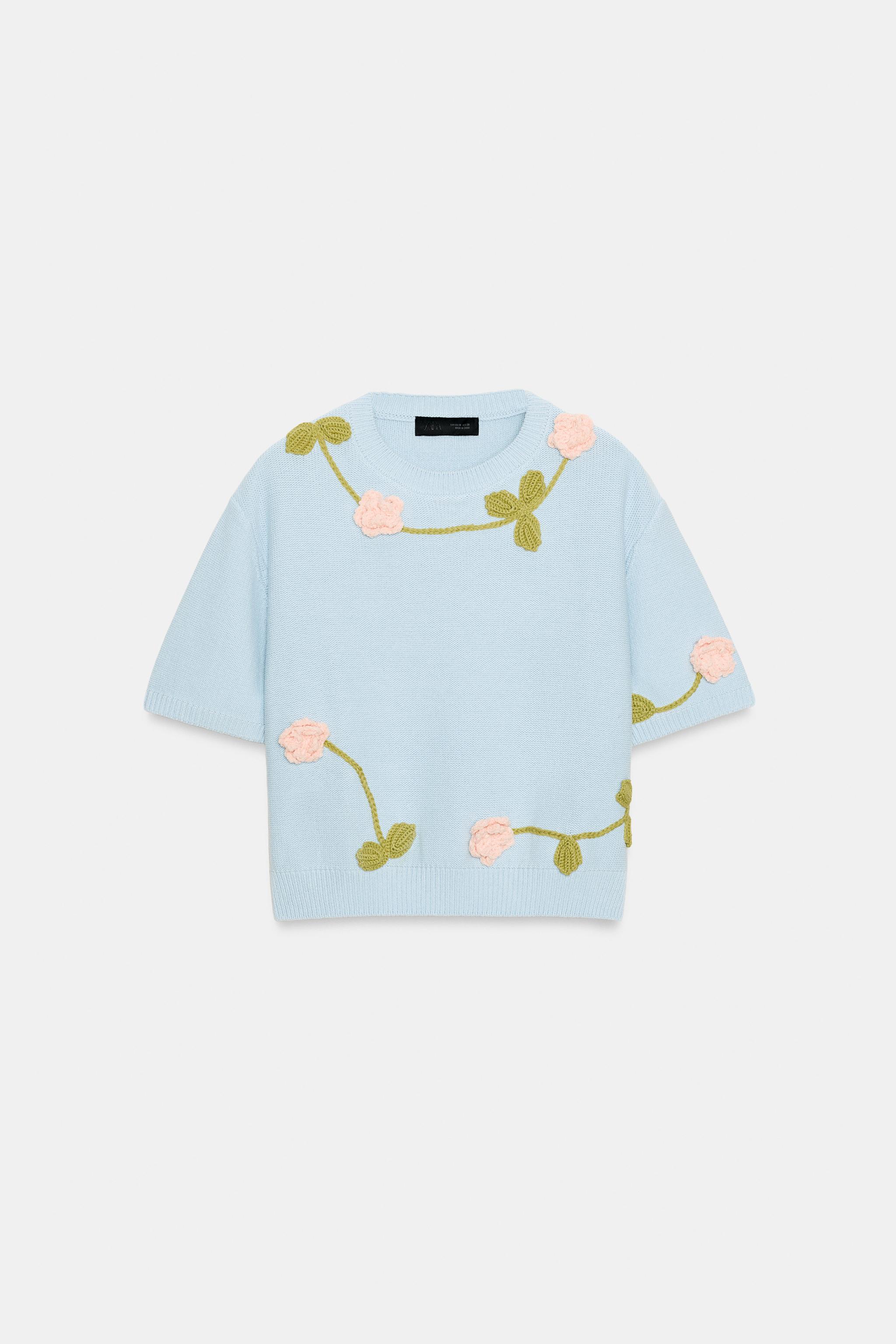 PULL EN MAILLE À FLEURS ET MANCHES COURTES